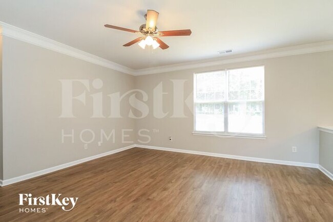 Building Photo - 2165 Rindle Dr