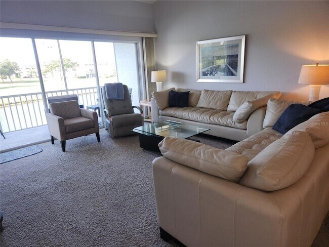 Building Photo - 6606 Pineview Terrace
