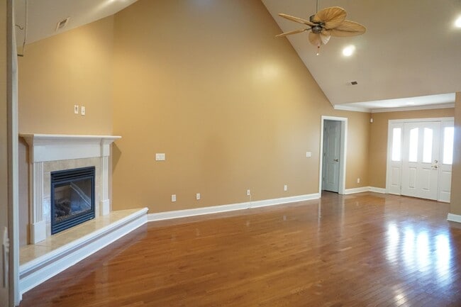 Building Photo - 1020 Ringlet Ct