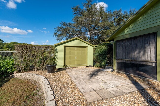 Building Photo - 11989 Persimmon Blvd