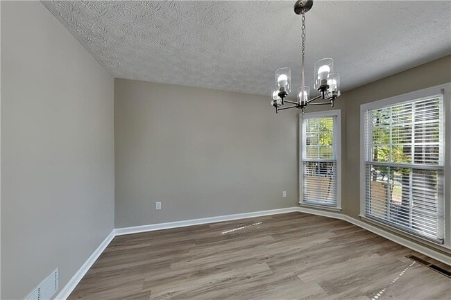 Building Photo - 3 Maplelake Dr