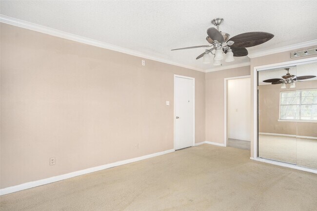 Building Photo - 16900 Wellborne Rd