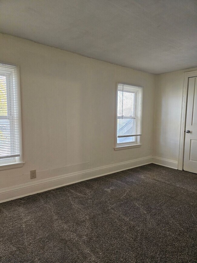 Building Photo - Great Two Bedroom Home in Haskins