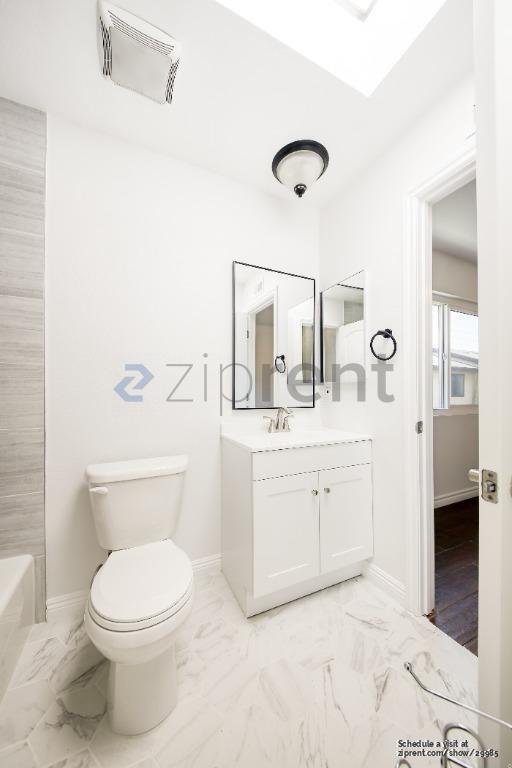 Building Photo - 14401 Plummer St