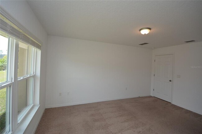 Building Photo - 33 Rosecroft Ln