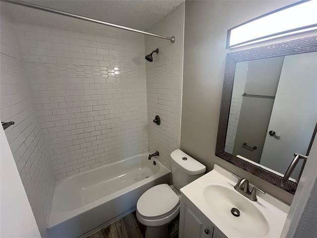 Building Photo - 9233 Prairie Oak Dr