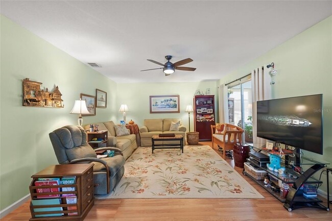 Building Photo - 1325 Glen Oaks Dr E