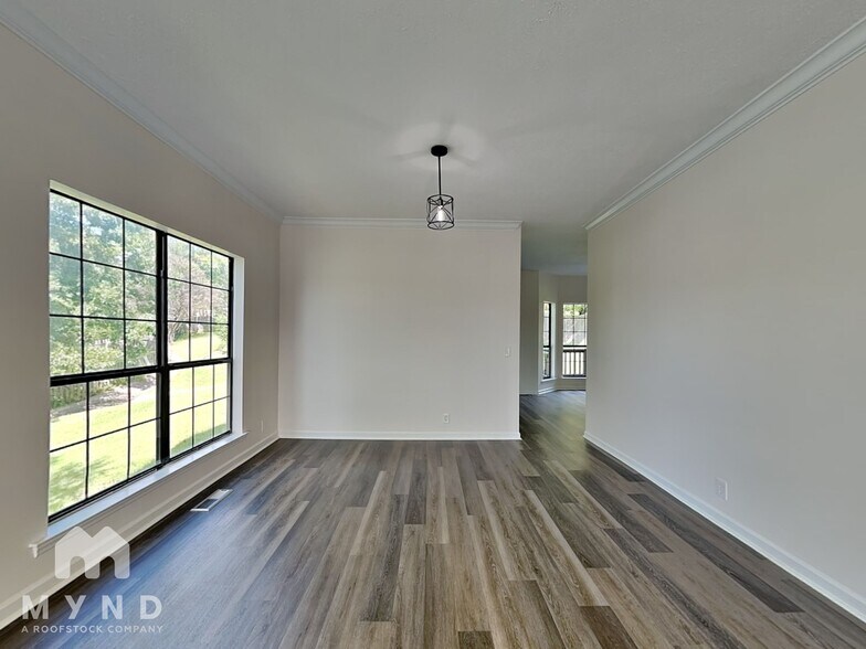 Building Photo - 1121 Holt Hills Pl