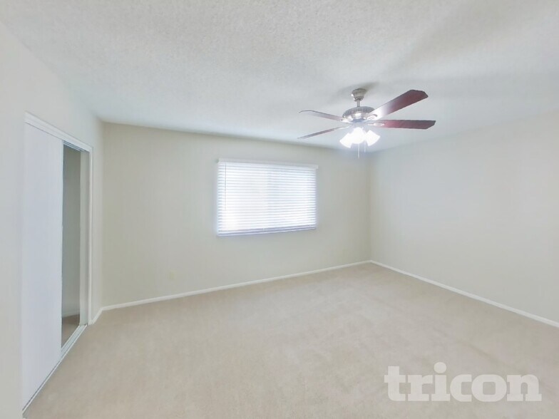 Building Photo - 5212 N 69th Ave