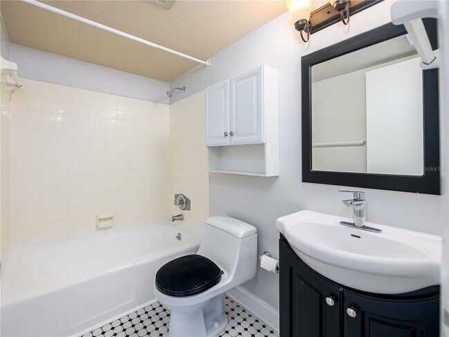 Building Photo - 120 S Church Ave