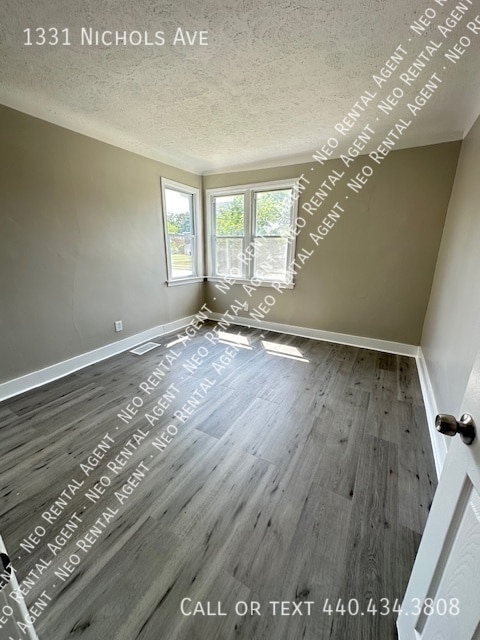 Building Photo - 1331 Nichols Ave