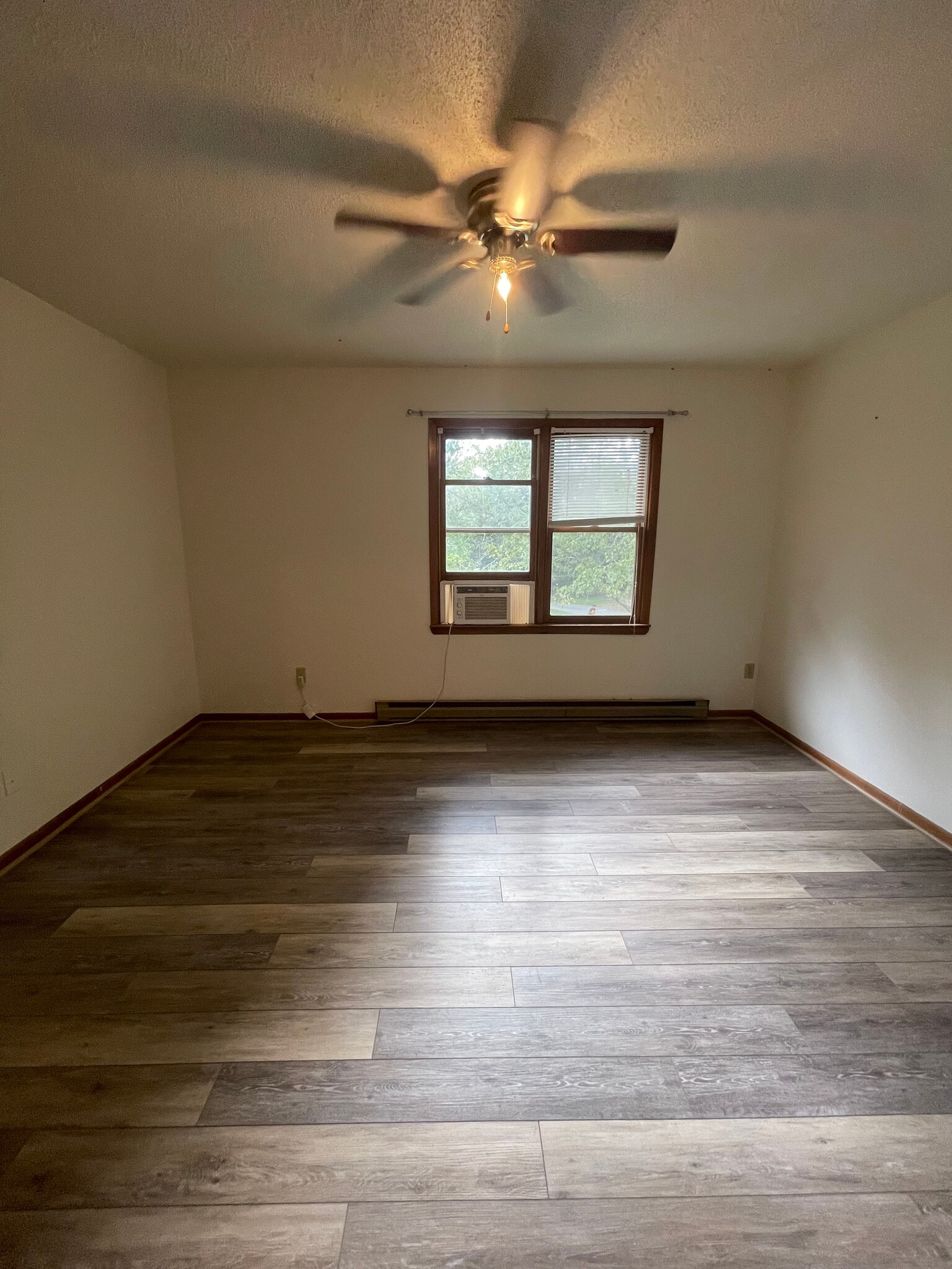 Building Photo - 27 E Raccoon Rdg