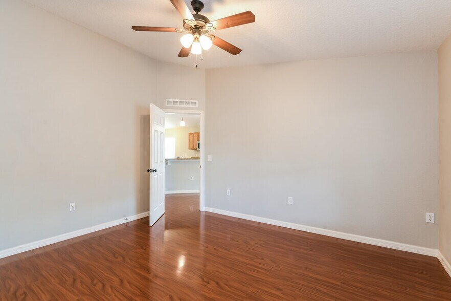 Building Photo - 2127 Aitkin Loop