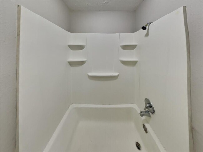 Building Photo - 16135 Deer Lick Dr