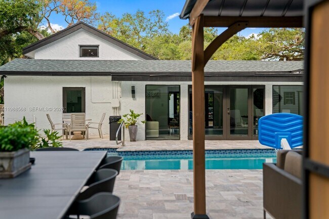 Building Photo - 1730 NE 137th Terrace