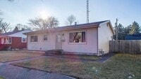Building Photo - 709 Hoyt St