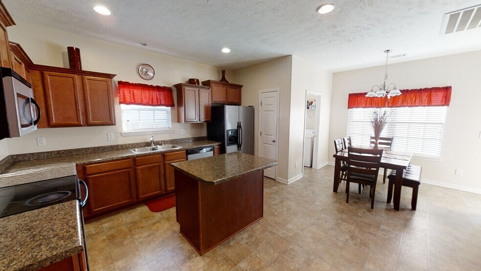 Building Photo - 1113 Shire Dr