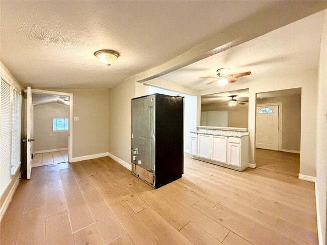 Building Photo - 4422 Mallow St