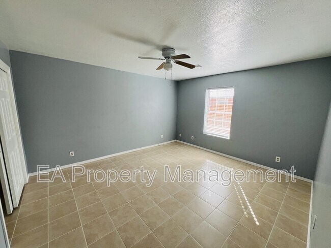 Building Photo - 1225 11th St SE