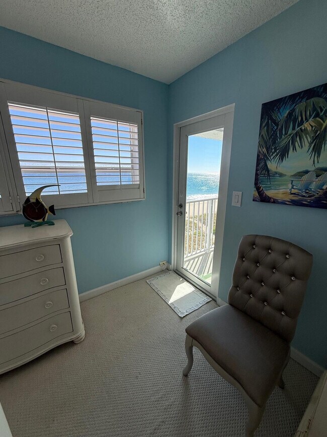 Building Photo - 4636 El Mar Dr