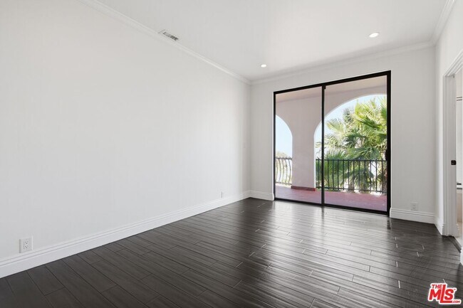 Building Photo - 8908 Appian Way