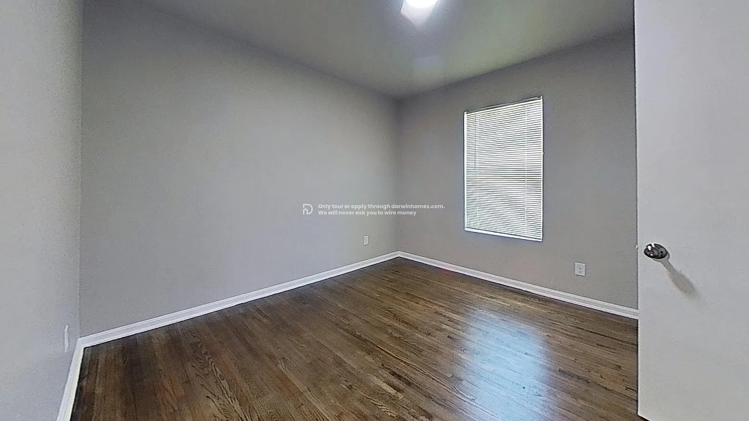 Building Photo - 417 W 65th Pl N
