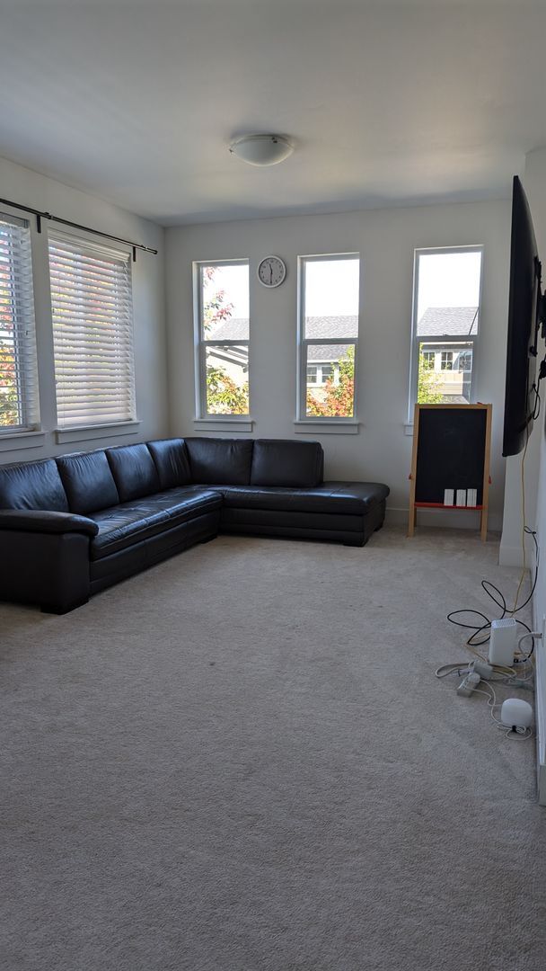 Primary Photo - Beautiful 4 Bedroom Bothell Home