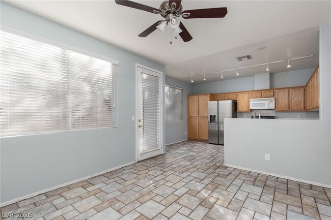 Building Photo - 2137 Polynesia Cir