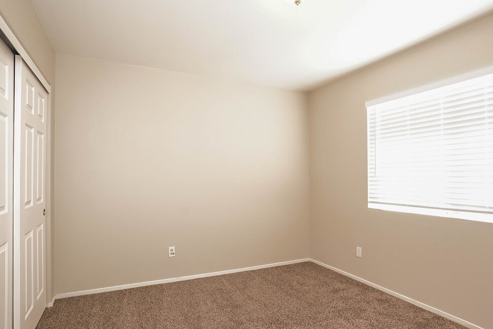 Building Photo - 9524 Friant St