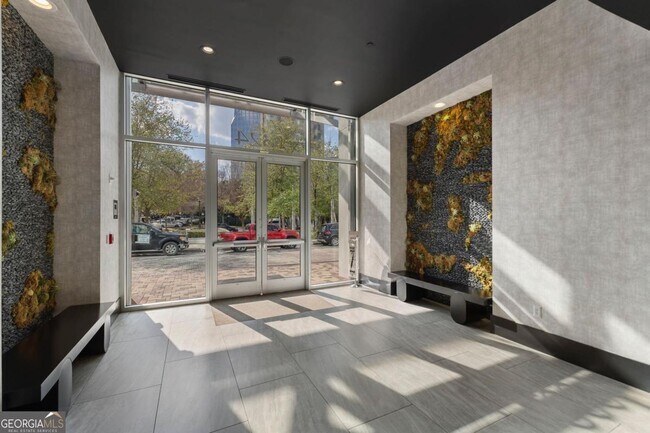 Building Photo - 3324 Peachtree Rd NE