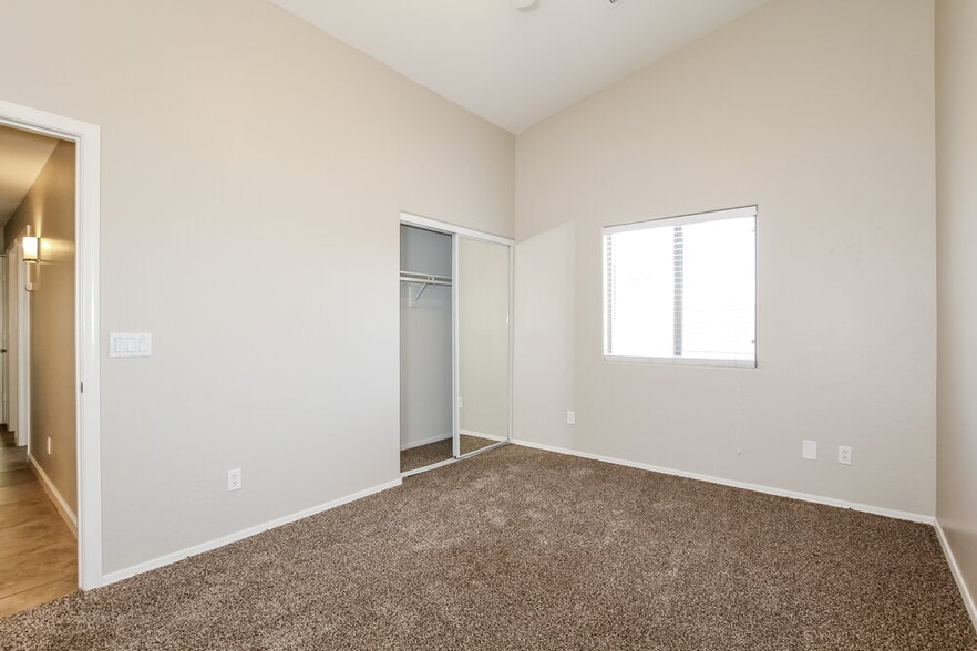 Building Photo - 16243 W Yucatan Dr
