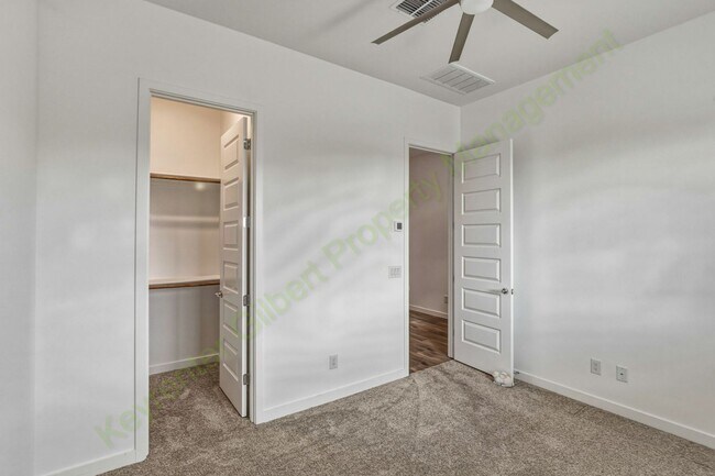Building Photo - Stunning Gilbert Home Located in the Beautiful Belrose Gated Community!