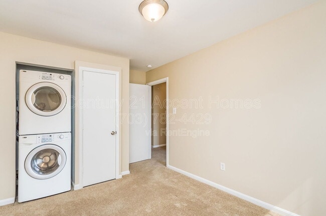 Building Photo - 14447 Cool Oak Ln