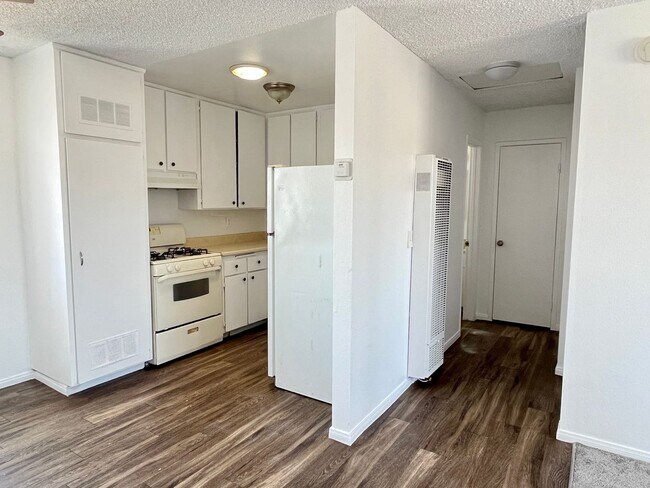 Building Photo - 1 Bedroom in West Chula Vista **Move In Sp...
