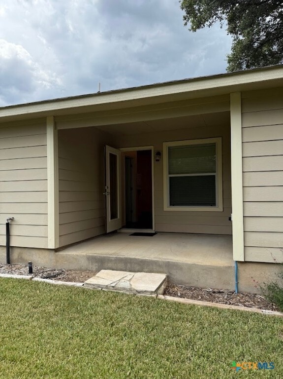 Building Photo - 1608 Lakeview Dr
