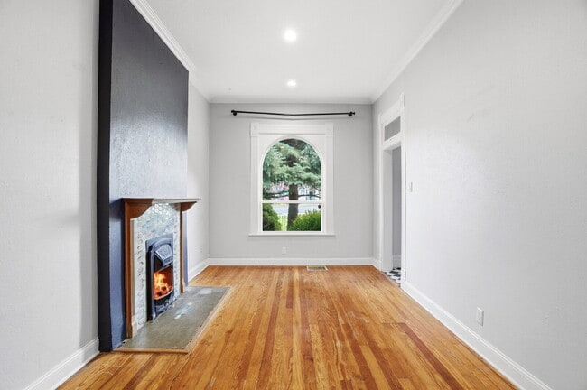 Building Photo - $2,640.95, 2-bed, 1-bath Victorian in the heart of Curtis Park with a detached garage.