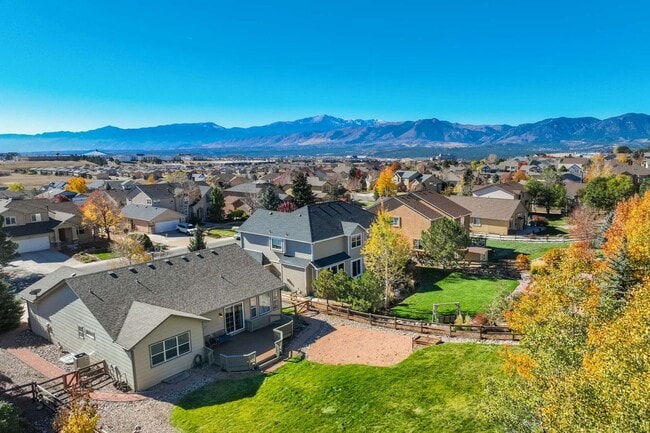 Building Photo - D20 5bdrm Home on Quiet Street in North Colorado Springs Area