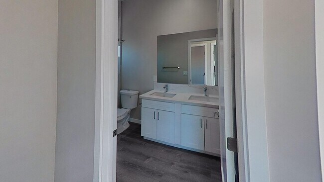 Building Photo - 5124 Leo St