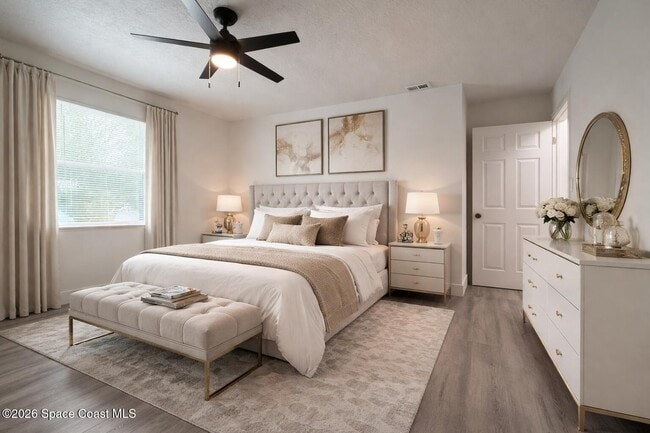 Building Photo - 304 Palm Ave