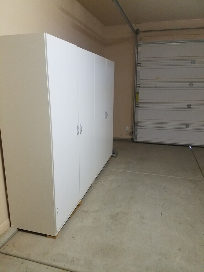 Building Photo - Spacious Home For Rent