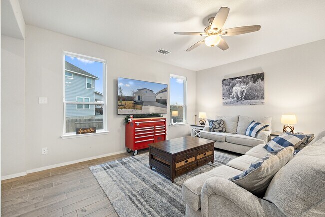 Building Photo - 408 Black Opal Dr