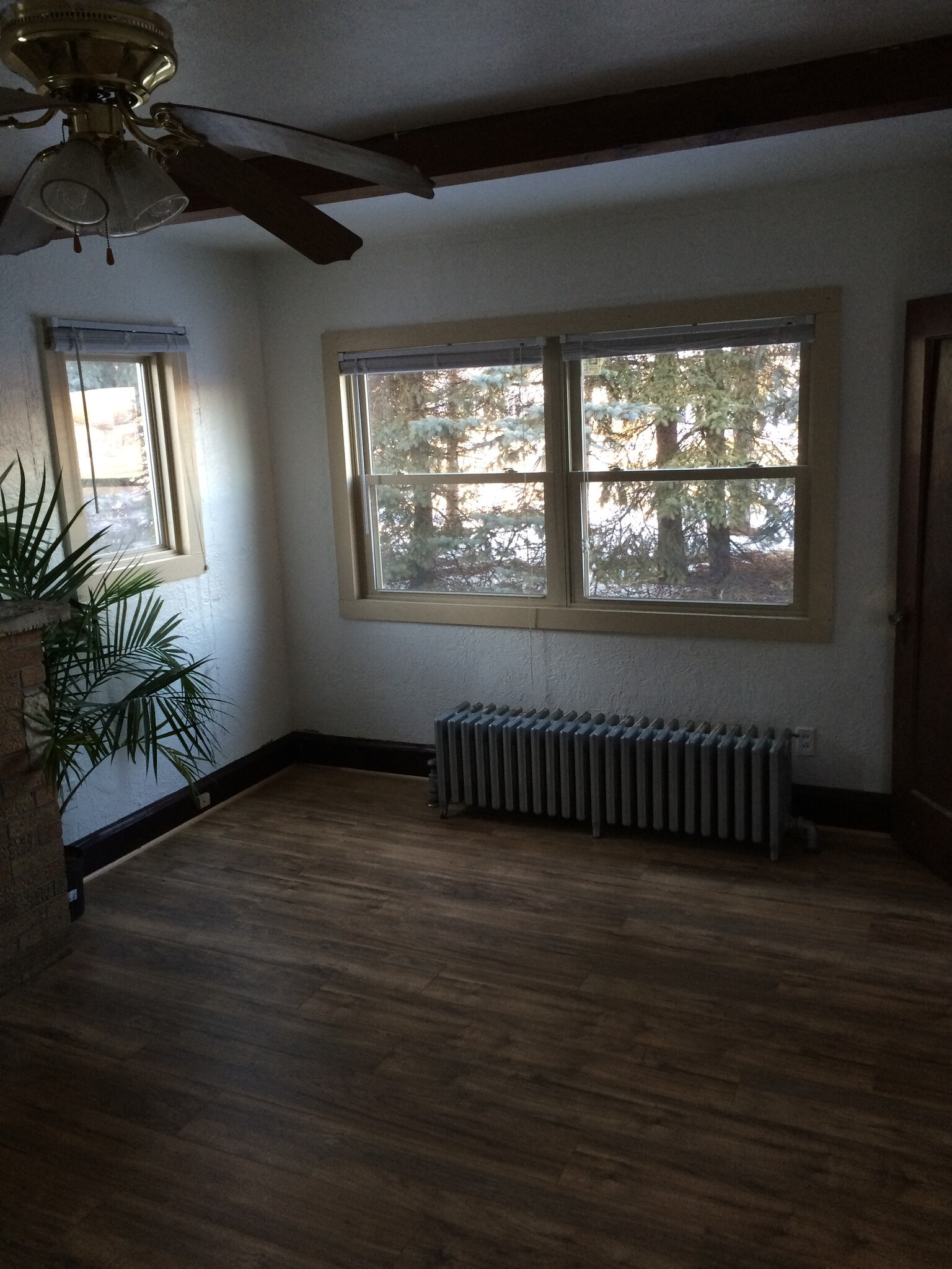 Building Photo - 401 E Ryan Rd