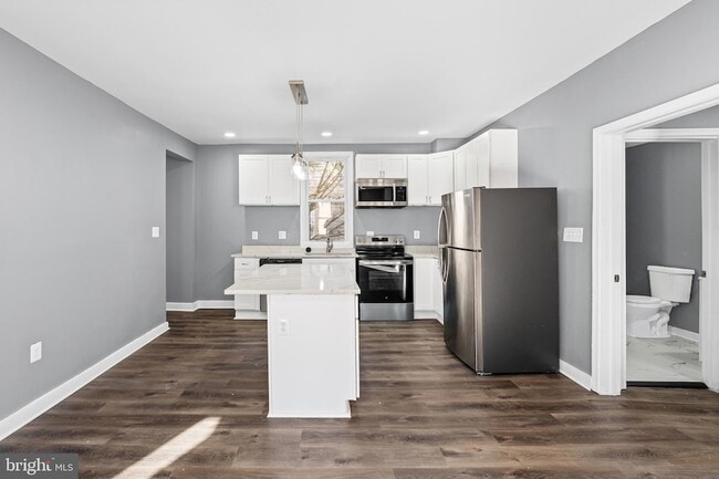 Building Photo - 3014 Royston Ave