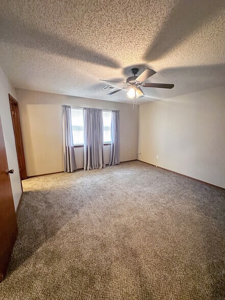 Building Photo - 4714 SE 47th St