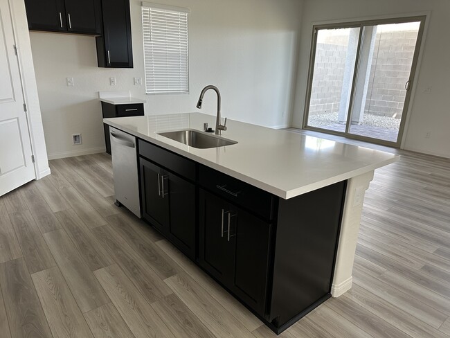Building Photo - 11836 Black Canary Ave