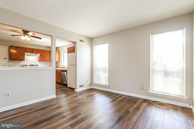 Building Photo - 190 Peregrine Dr