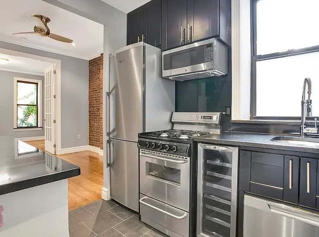 Building Photo - 248 Mott St