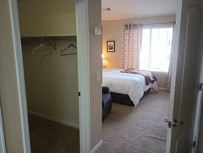 Building Photo - 4605 Hahns Peak Dr