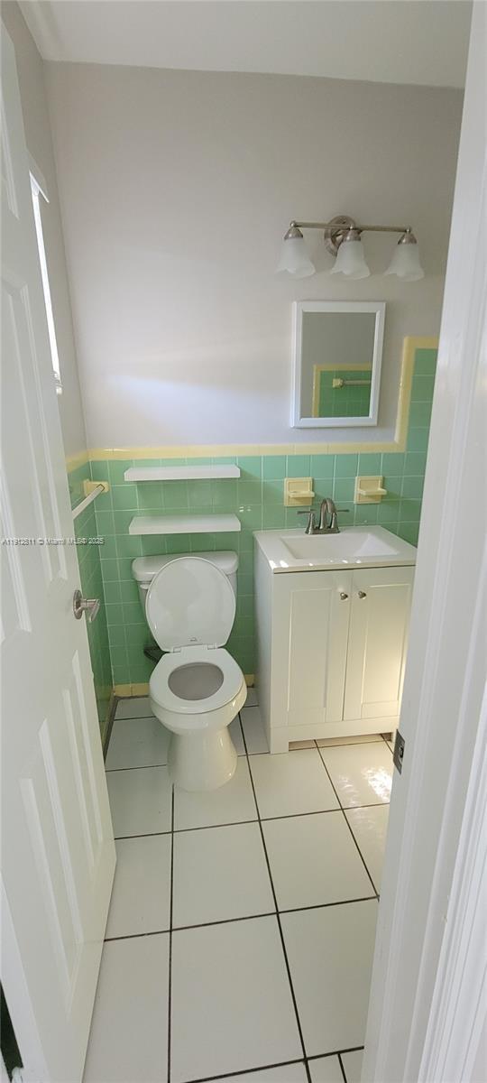 Building Photo - 906 Greenbriar Dr