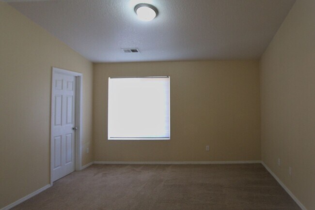 Building Photo - Lafayette 12 Plex